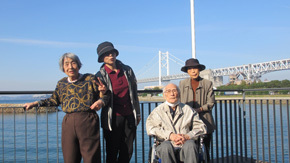 外出(東山魁夷せとうち美術館)