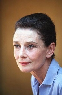 コロナの4回目接種は60歳以上(2022/06/05)